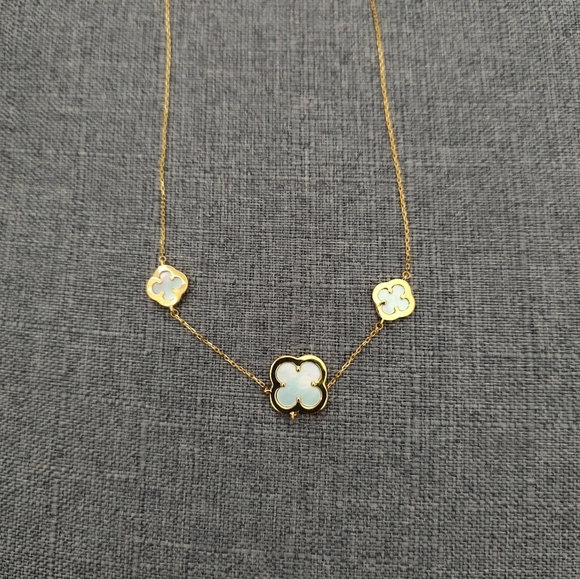 Rachel Zoe White Clover Necklace 18K Gold Plated Sterling NWT - Picture 4 of 5